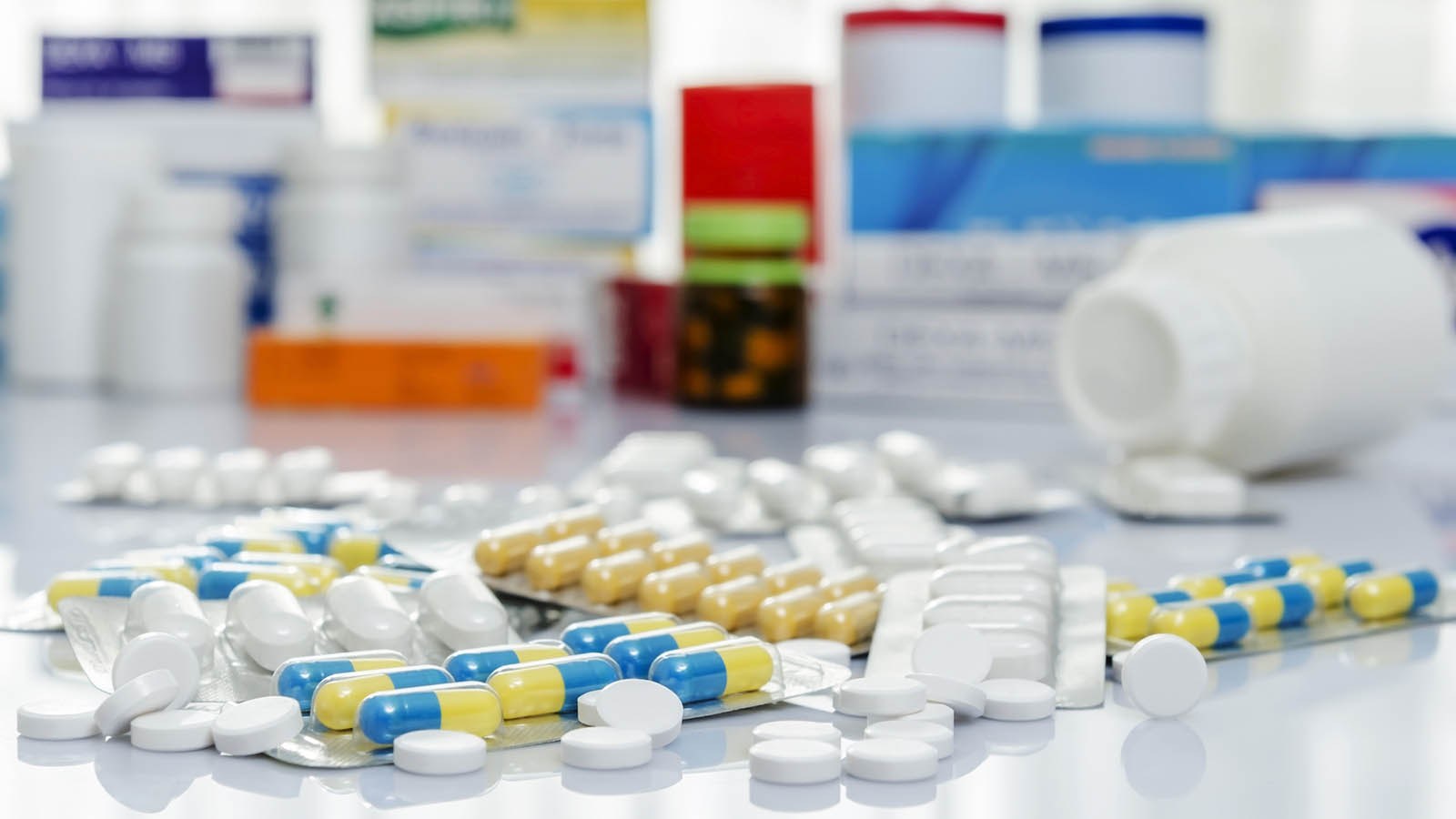 ¿PUEDO INVOCAR EL DERECHO DE RETRACTO EN LA COMPRA DE PRODUCTOS FARMACÉUTICOS